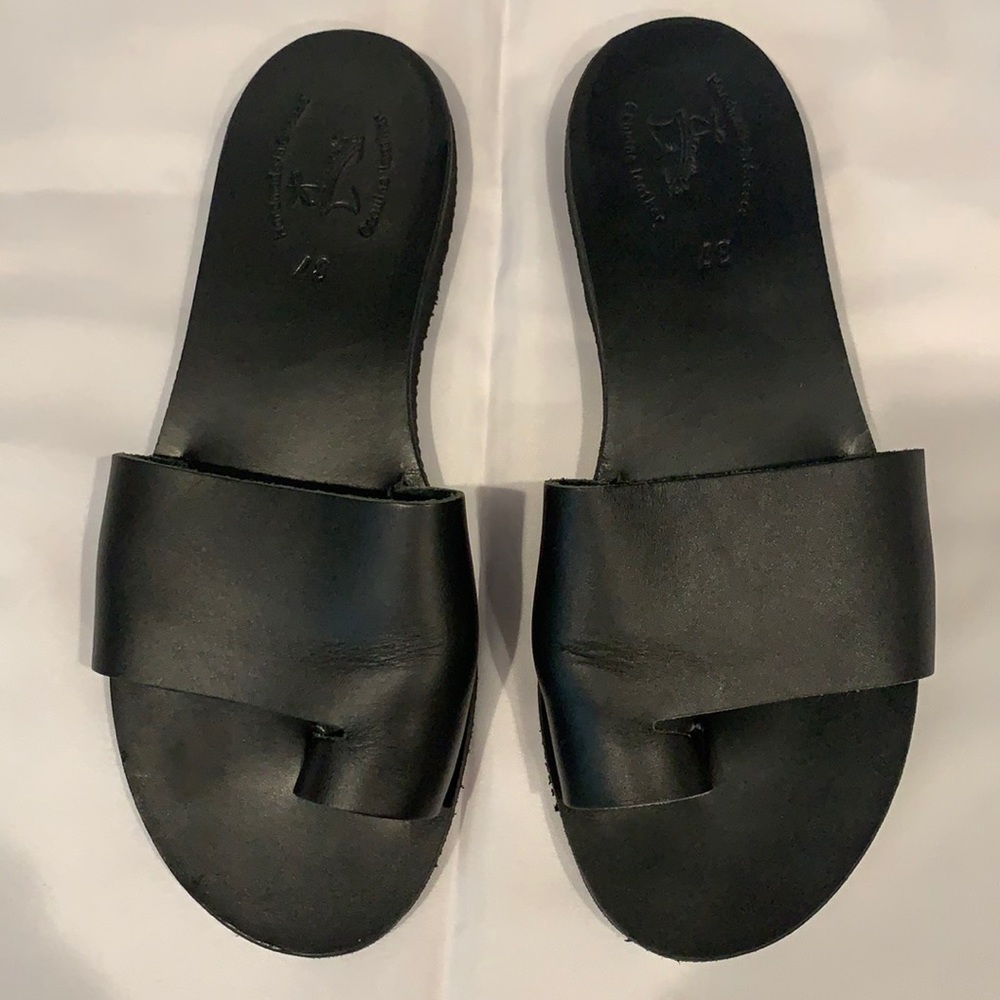 Women’s sandals all leather used. Size 6.5/37.